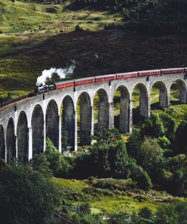 viaggiare-da-sole-in-treno:-destinazioni-perfette-e-consigli-utili
