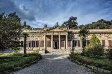 cosa-fare-all’elba-se-piove:-idee-e-luoghi-da-scoprire-al-coperto